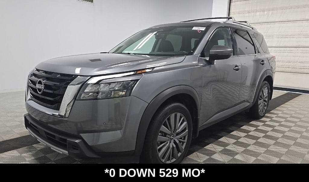 2025 Nissan Pathfinder SL — photo 1 of 5