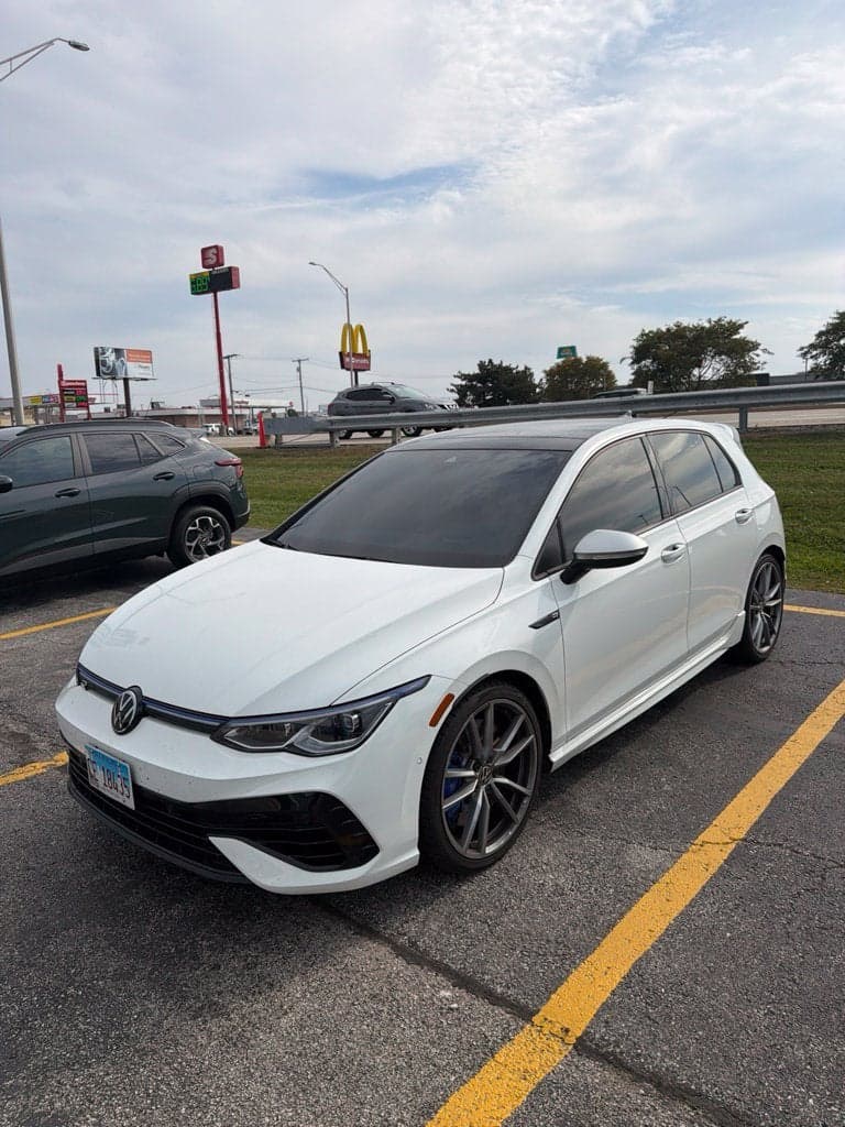 2024 Volkswagen Golf R Base — photo 1 of 2