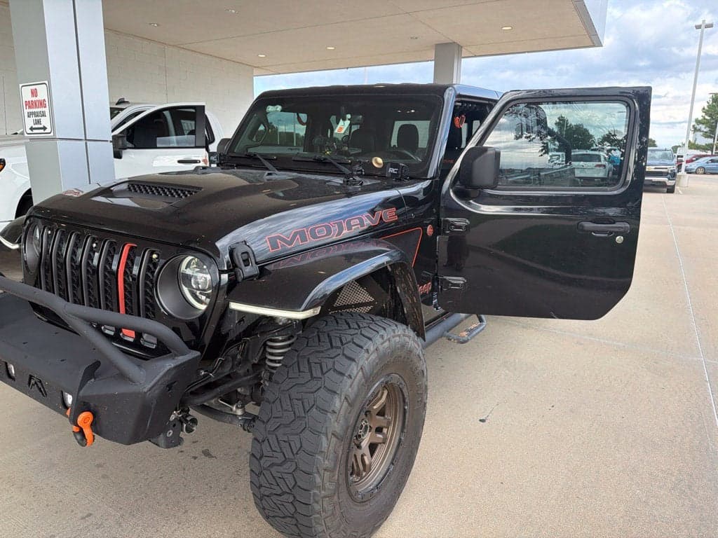 2021 Jeep Gladiator Mojave — photo 1 of 13