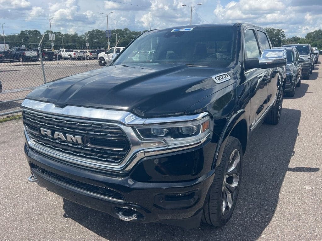 2023 RAM 1500 Limited — photo 1 of 9