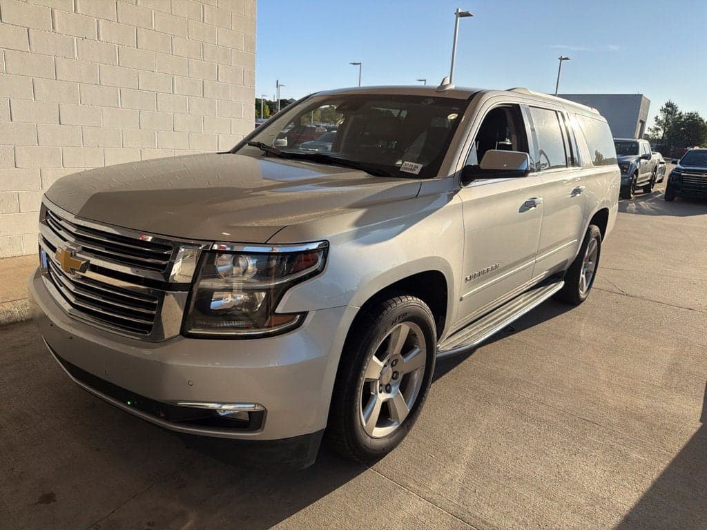 2018 Chevrolet Suburban Premier — photo 1 of 11