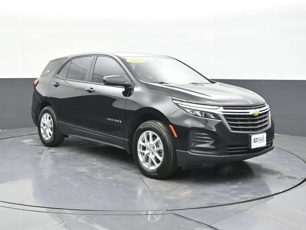 2024 Chevrolet Equinox LS — photo 1 of 62