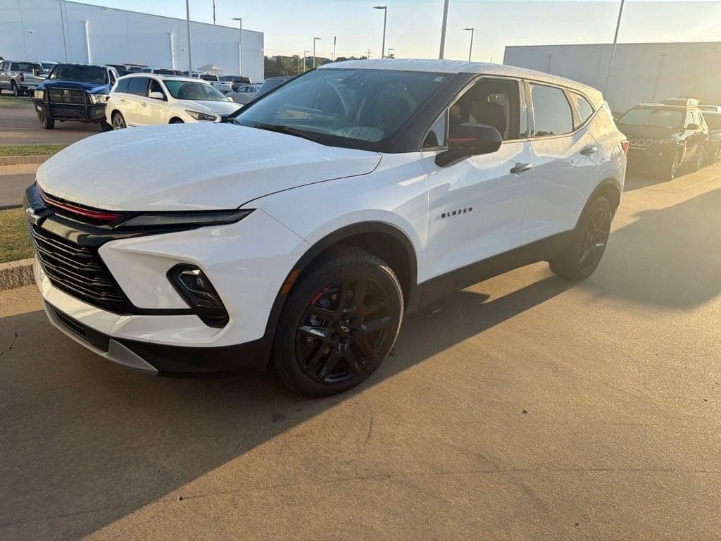 2025 Chevrolet Blazer 2LT — photo 1 of 9