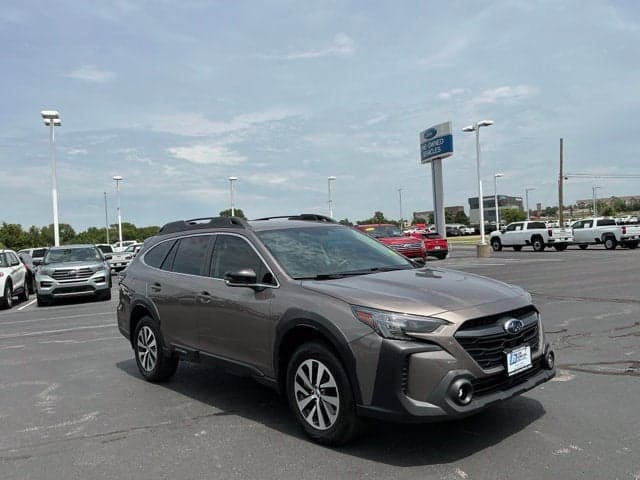 2024 Subaru Outback Premium — photo 1 of 28