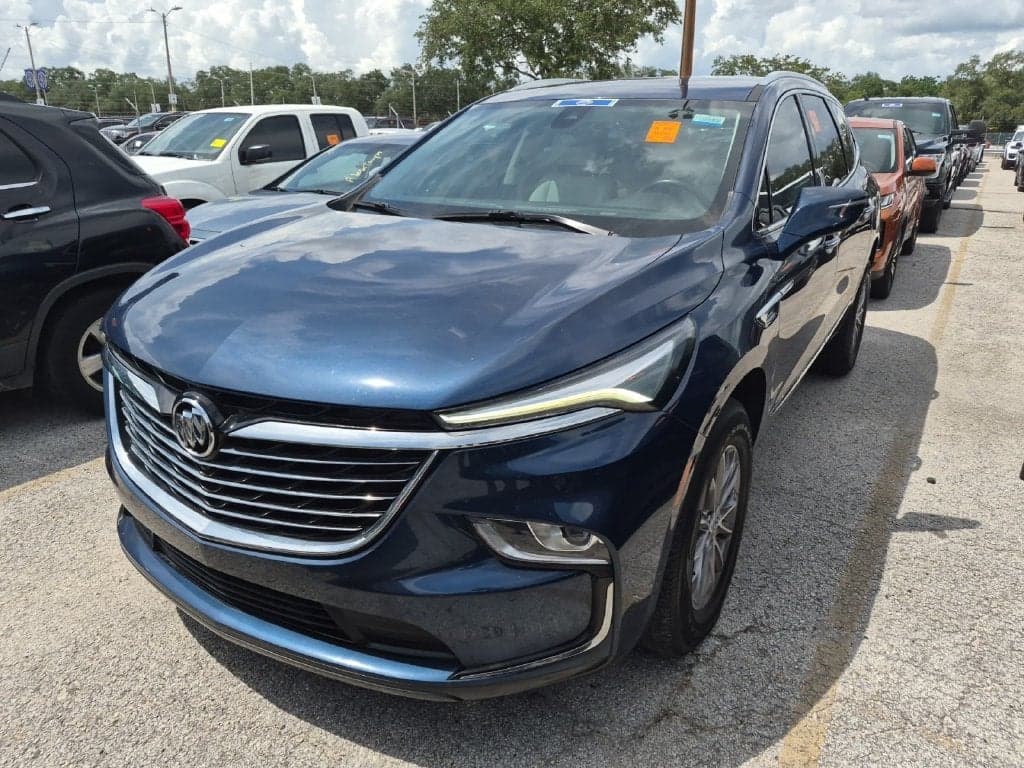 2024 Buick Enclave Essence — photo 1 of 9