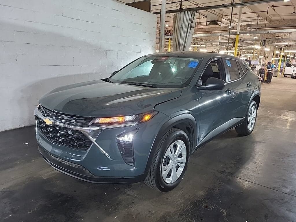 2026 Chevrolet Trax LS — photo 1 of 8