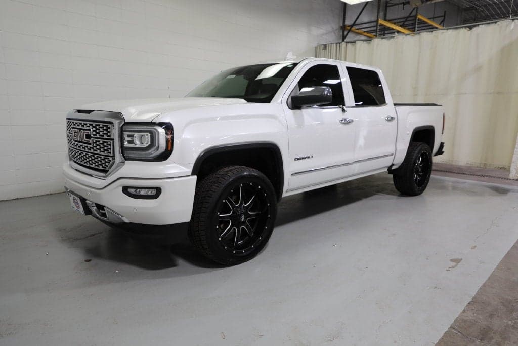 2018 GMC Sierra 1500 Denali — photo 1 of 46
