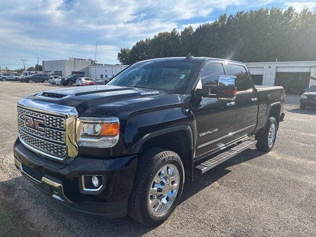 2019 GMC Sierra 2500HD Denali — photo 1 of 5
