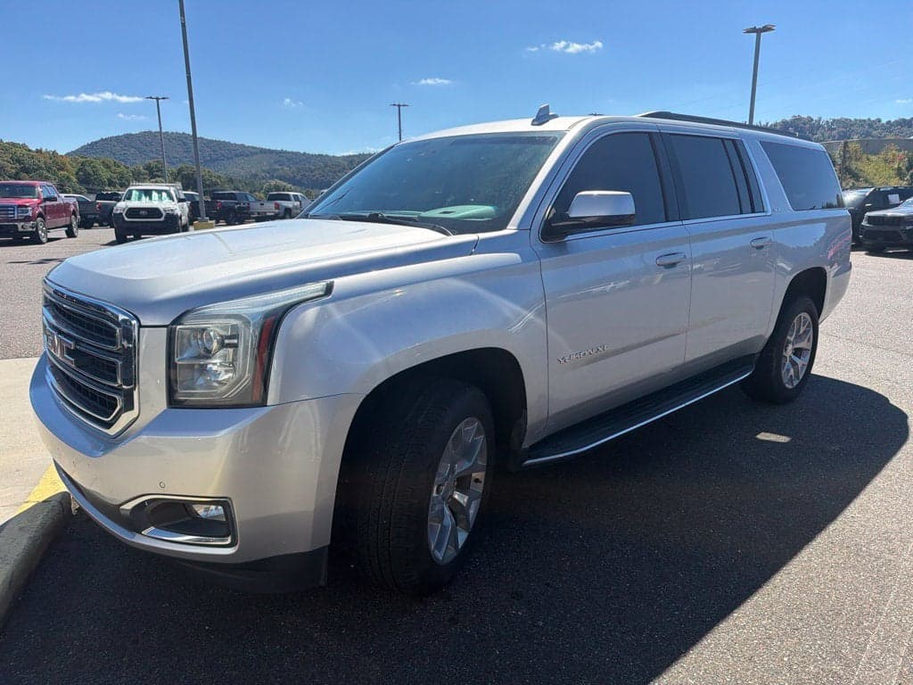 2019 GMC Yukon XL SLT — photo 1 of 5