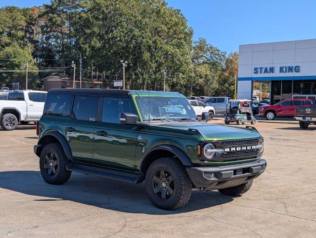 2025 Ford Bronco Outer Banks — photo 1 of 5