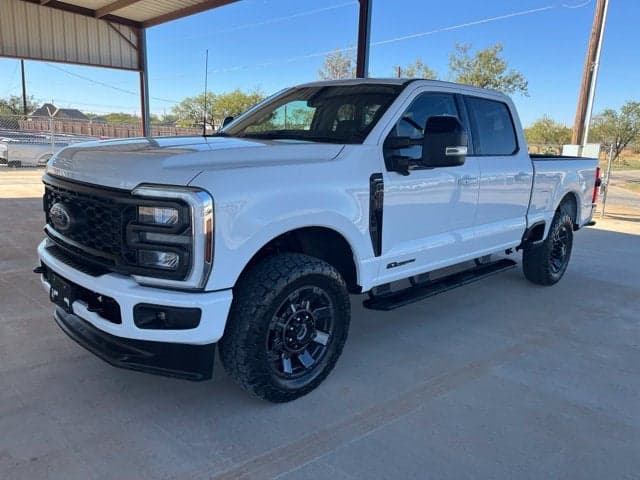 2024 Ford Super Duty F-250 SRW LARIAT — photo 1 of 5
