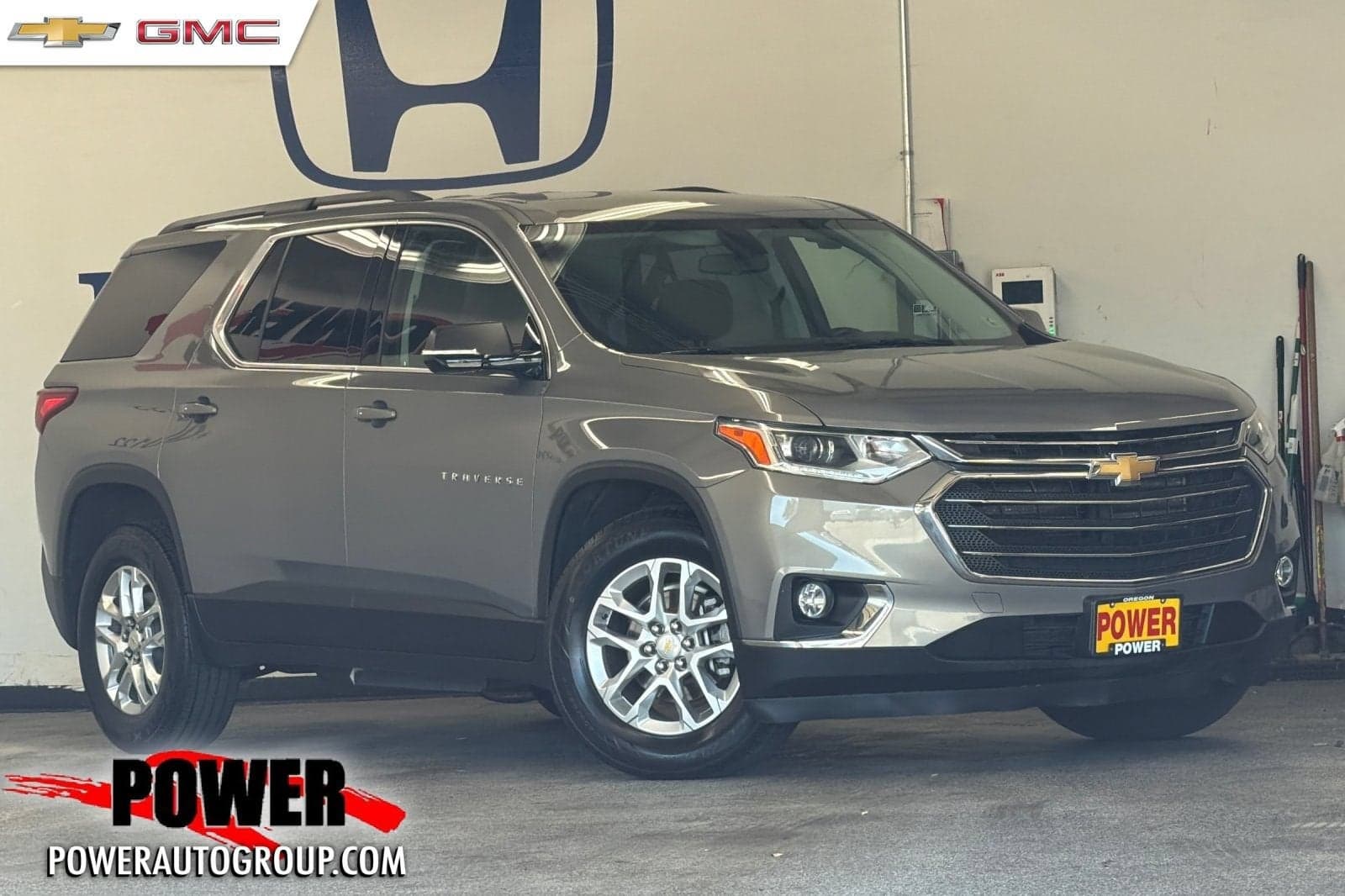 2019 Chevrolet Traverse LT Cloth — photo 1 of 45