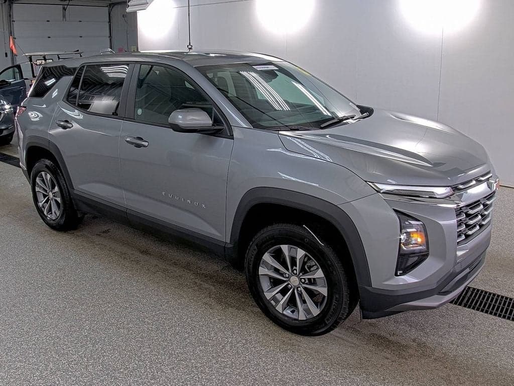 2026 Chevrolet Equinox AWD LT — photo 1 of 5