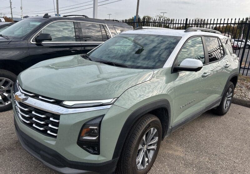 2025 Chevrolet Equinox AWD LT — photo 1 of 5