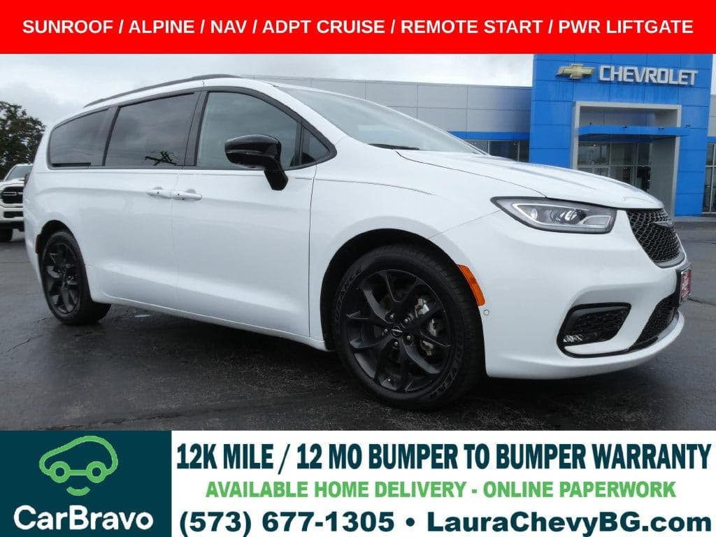 2025 Chrysler Pacifica Limited — photo 1 of 5