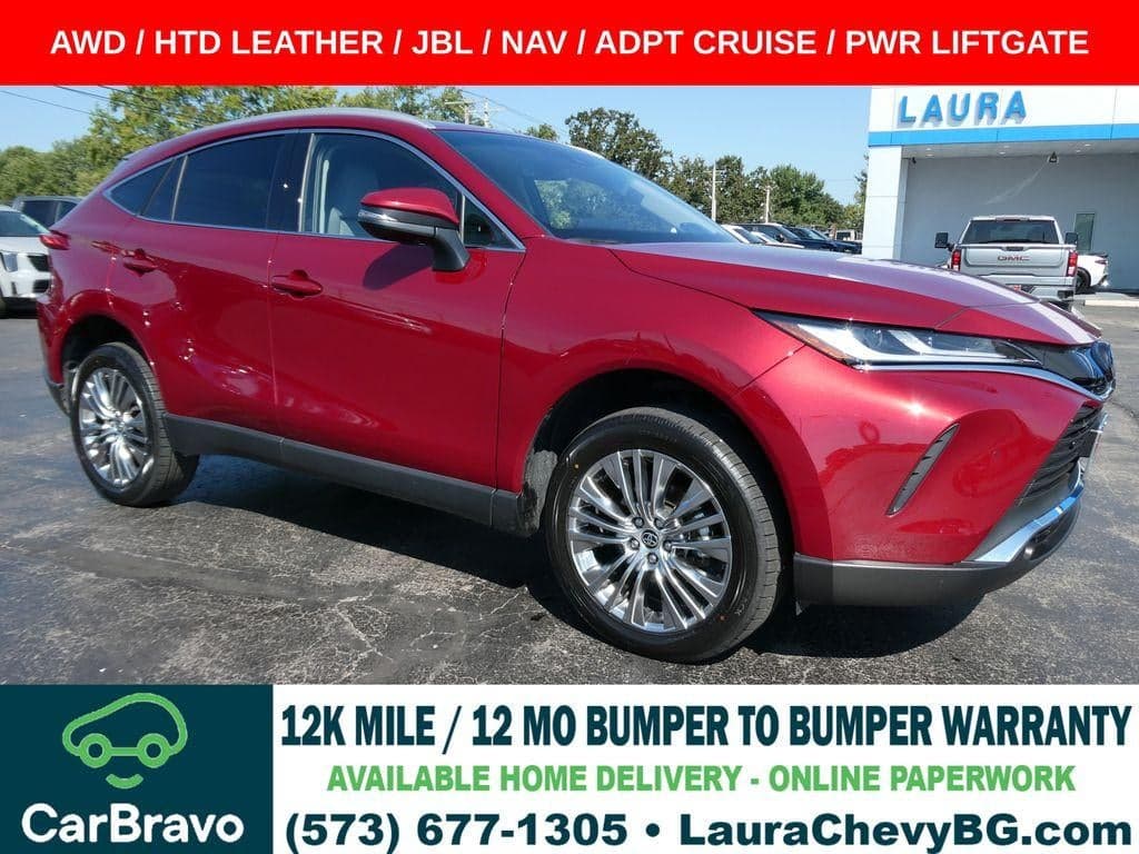 2024 Toyota Venza XLE — photo 1 of 38