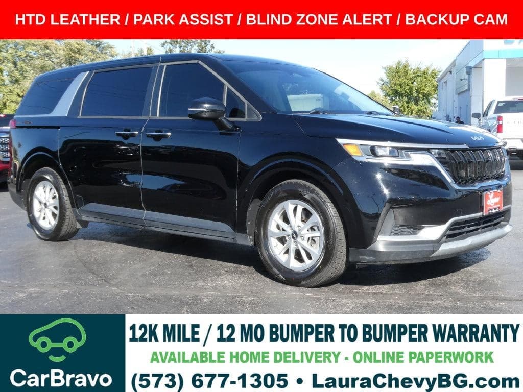 2023 Kia Carnival LX — photo 1 of 5