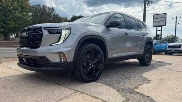 2026 GMC Acadia FWD Elevation — photo 1 of 38