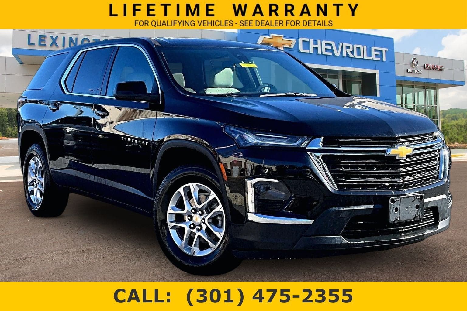 2022 Chevrolet Traverse LS — photo 1 of 5