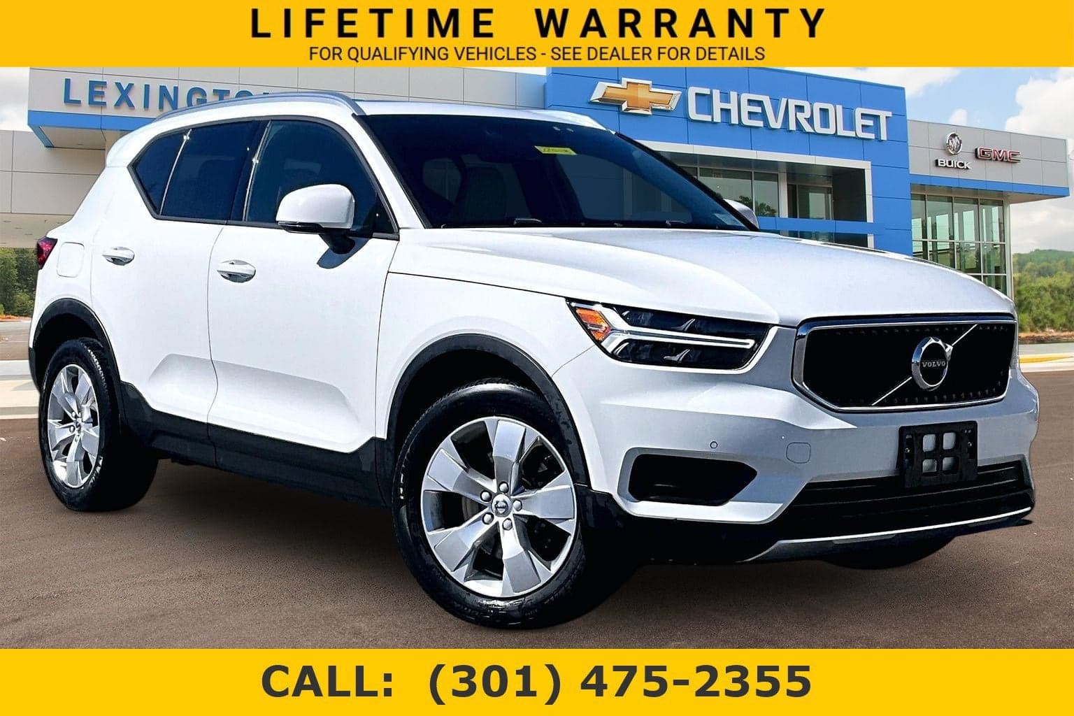 2020 Volvo XC40 Momentum — photo 1 of 5