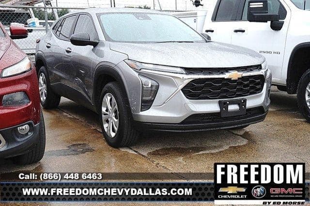 2026 Chevrolet Trax LS — photo 1 of 25