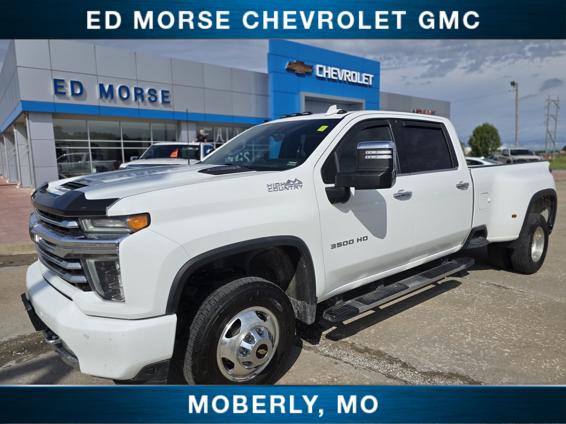 2023 Chevrolet Silverado 3500HD High Country — photo 1 of 81