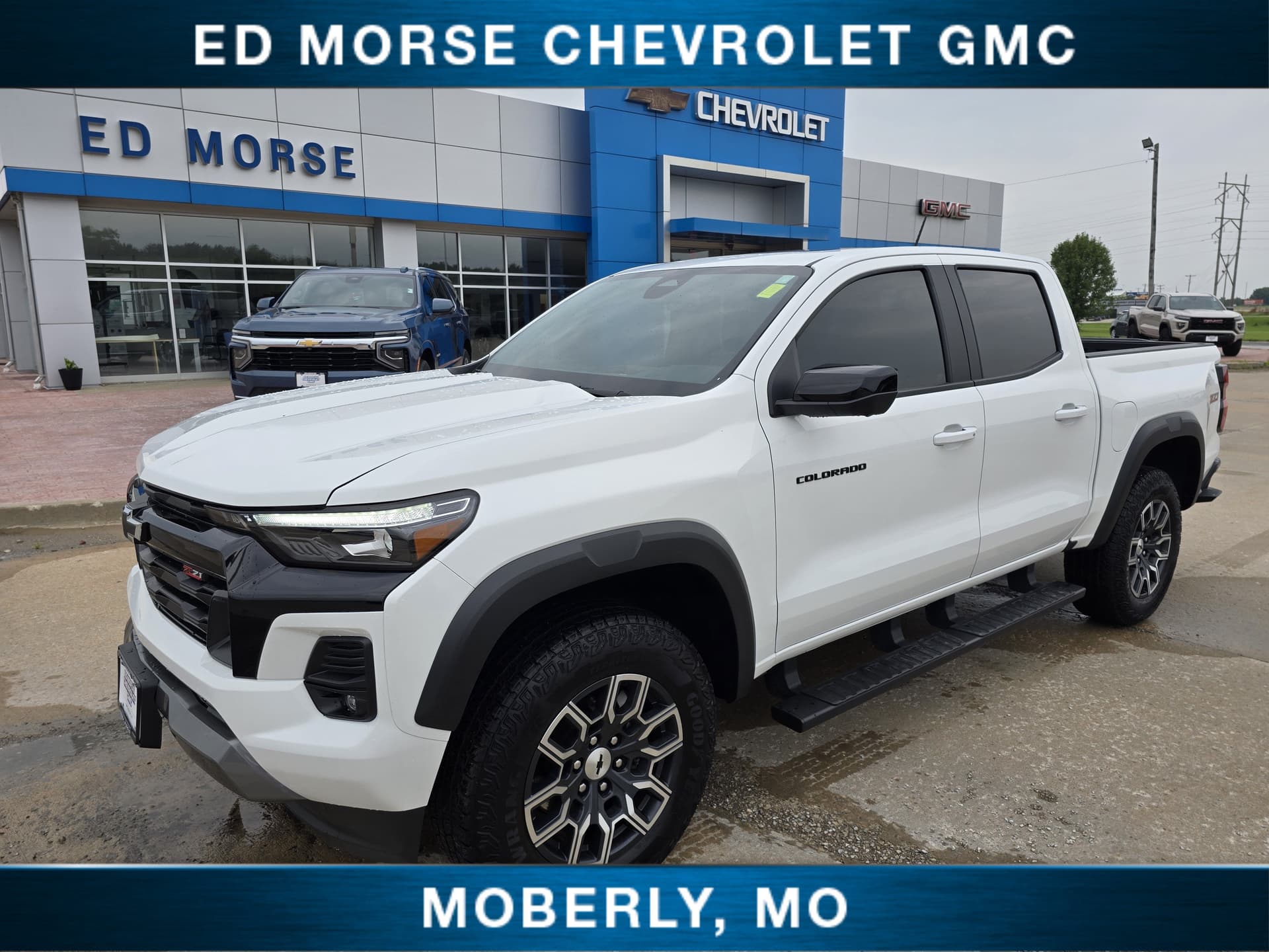 2023 Chevrolet Colorado Base — photo 1 of 75