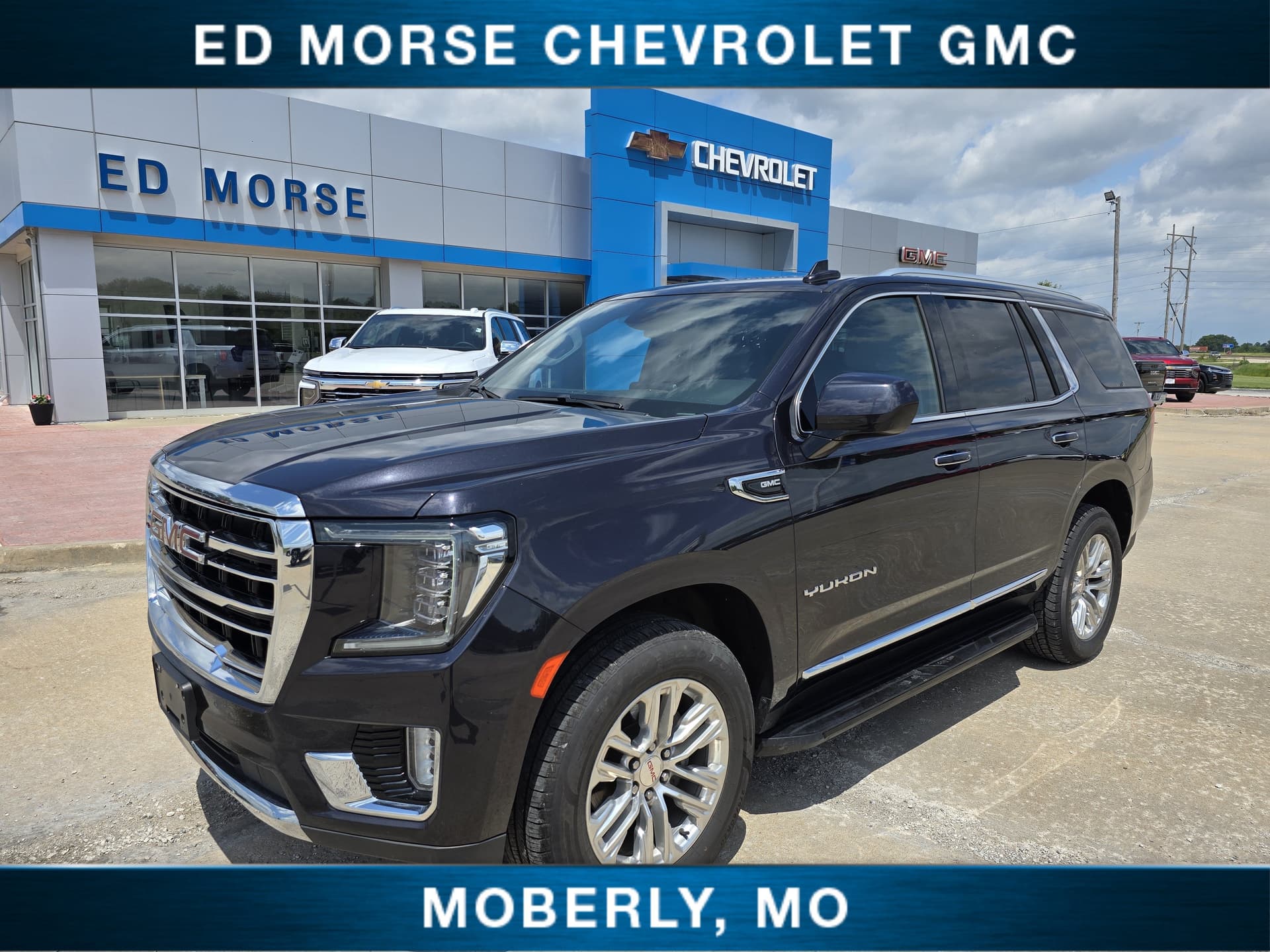2024 GMC Yukon SLT — photo 1 of 86