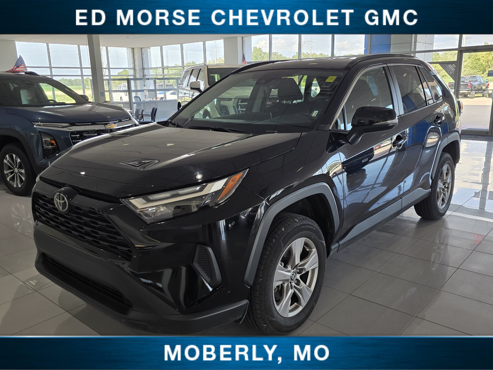 2025 Toyota RAV4 XLE — photo 1 of 42