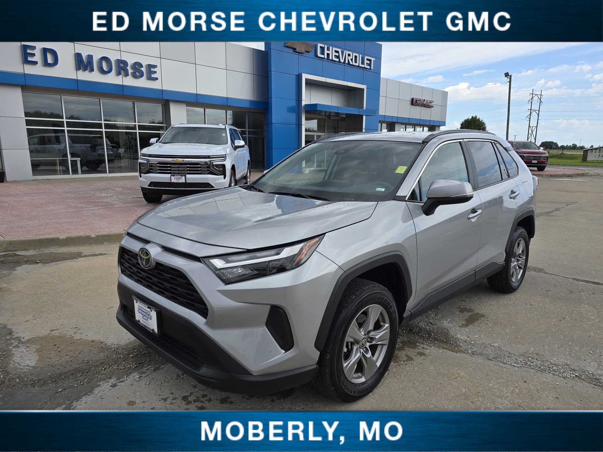2025 Toyota RAV4 XLE — photo 1 of 61