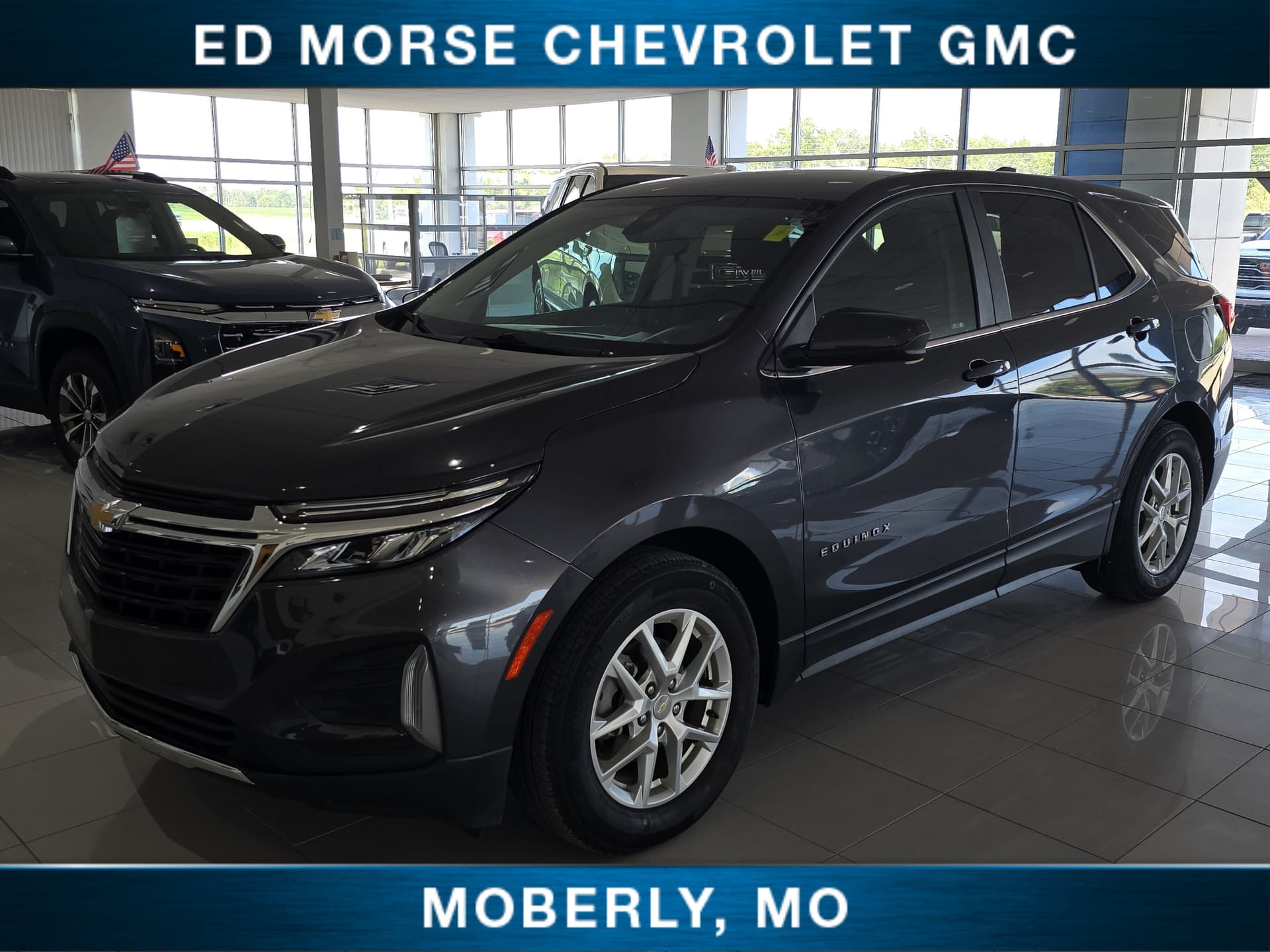 2023 Chevrolet Equinox LT — photo 1 of 68