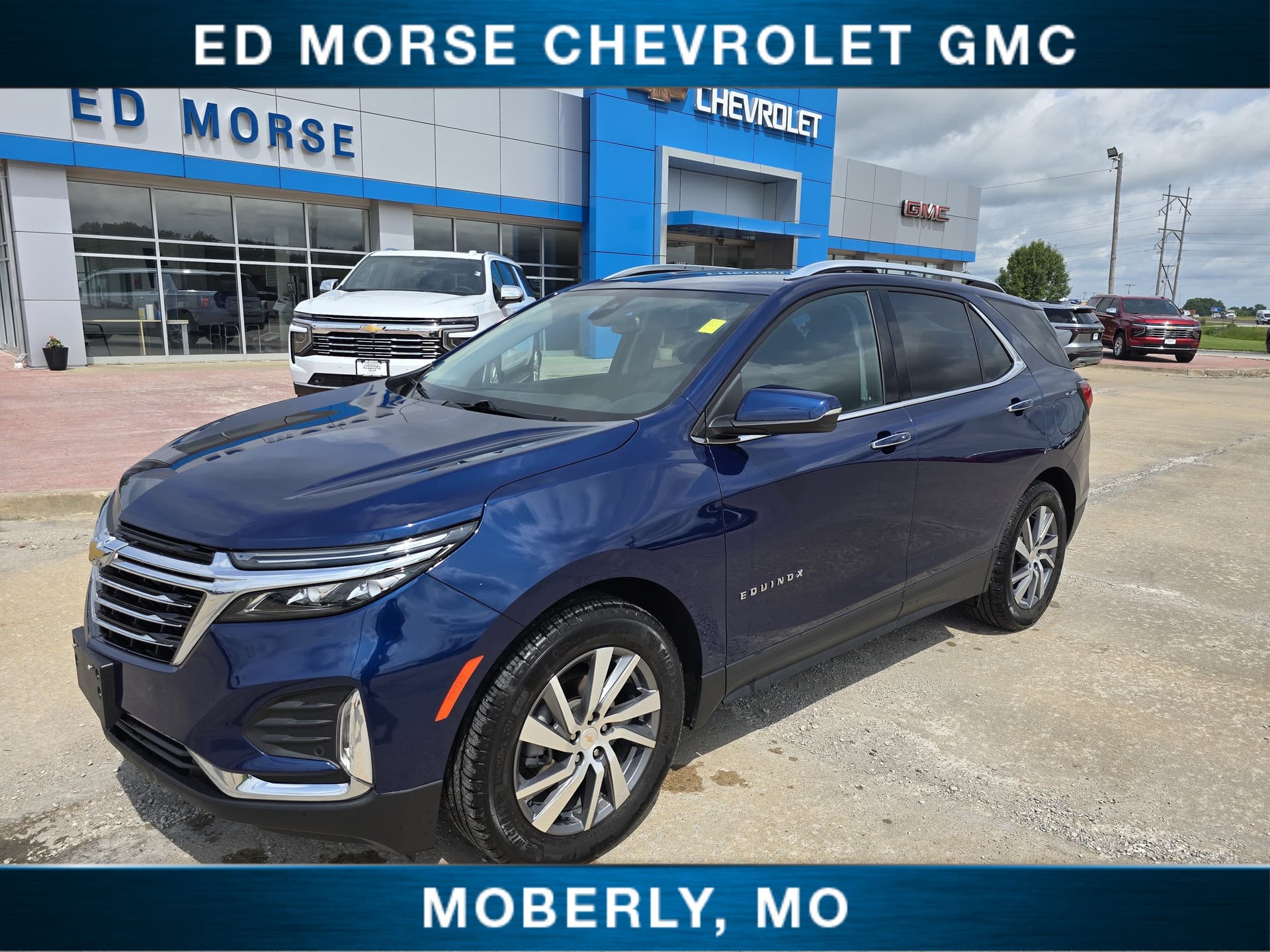2023 Chevrolet Equinox Premier — photo 1 of 84