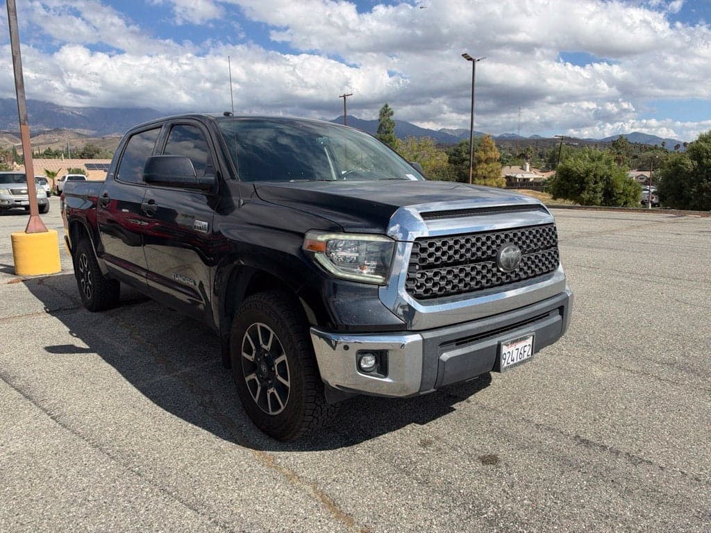 2018 Toyota Tundra 4WD SR5 — photo 1 of 5
