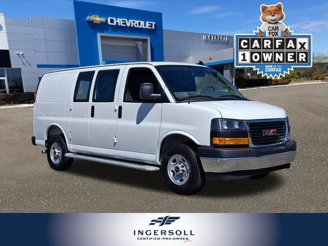 2025 GMC Savana Cargo Van Base — photo 1 of 5