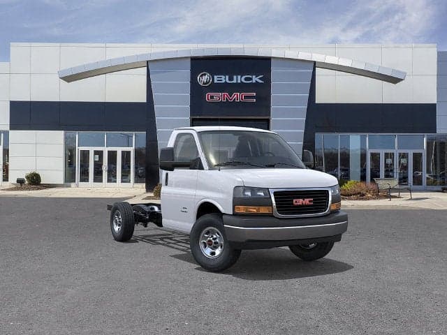2026 GMC Savana Commercial Cutaway Base — photo 1 of 5