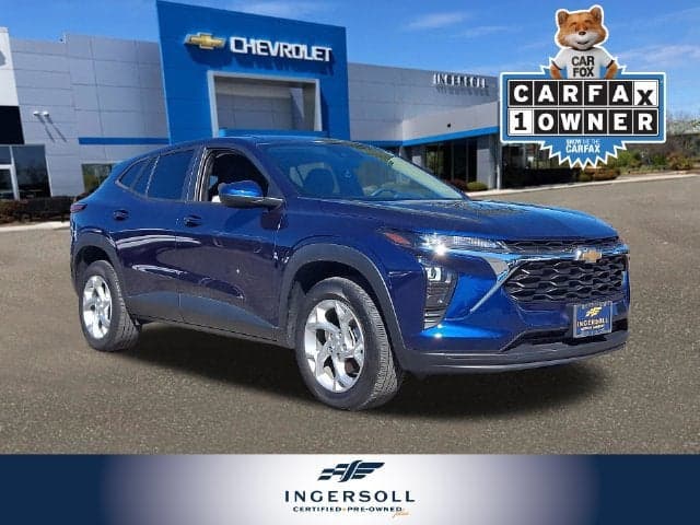 2024 Chevrolet Trax LS — photo 1 of 5