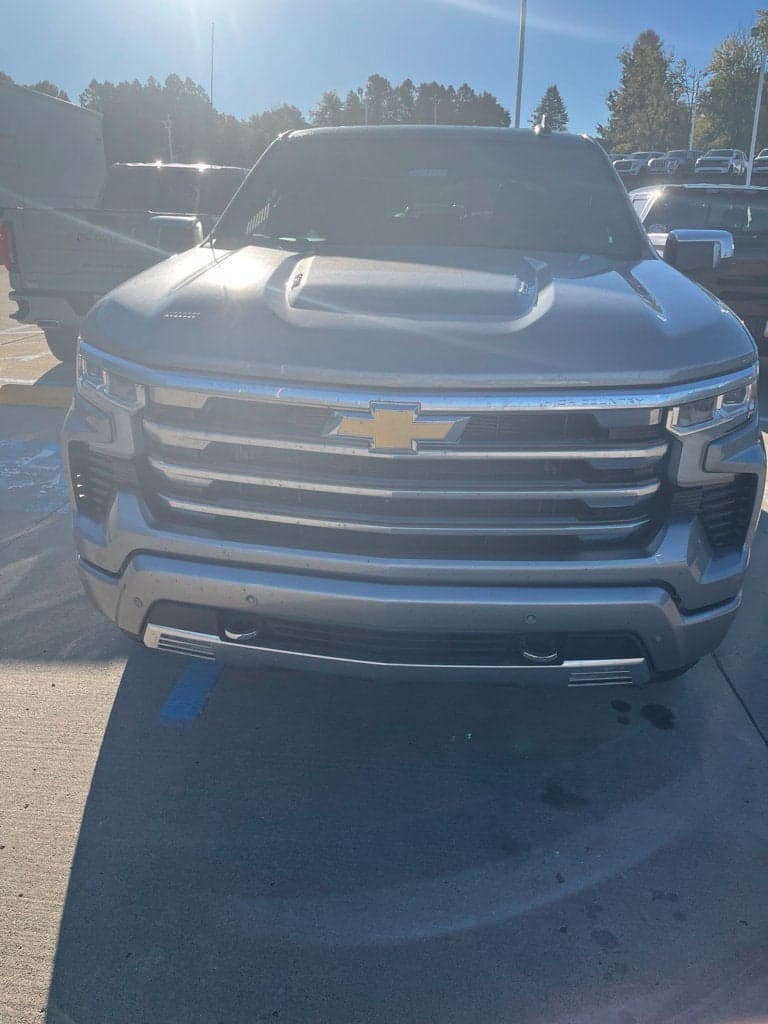 2025 Chevrolet Silverado 1500 High Country — photo 1 of 5