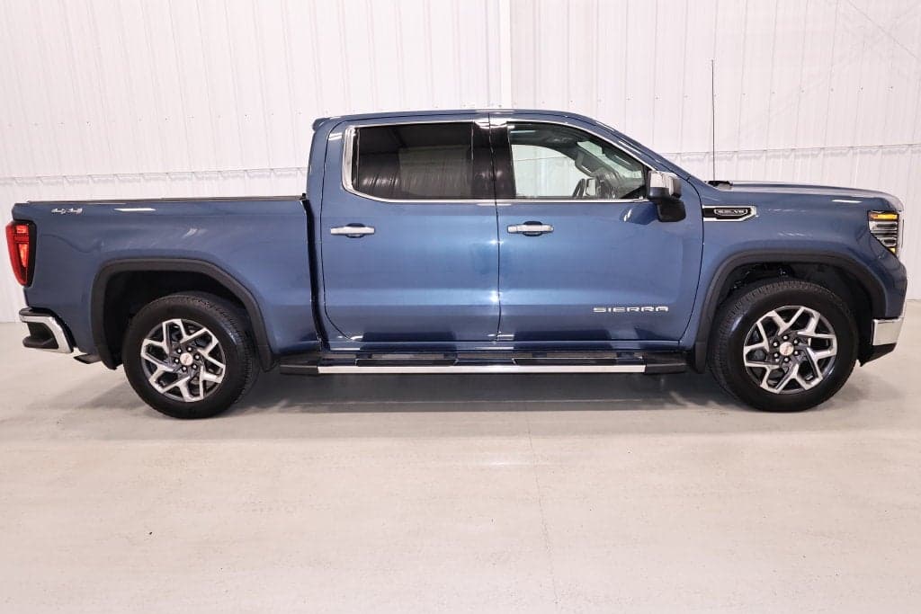 2024 GMC Sierra 1500 SLT — photo 1 of 5