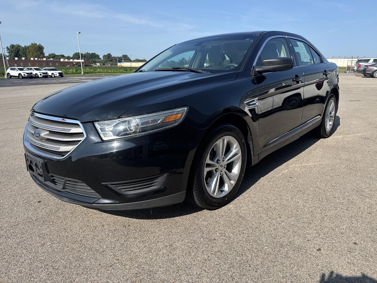 2017 Ford Taurus SE — photo 1 of 12