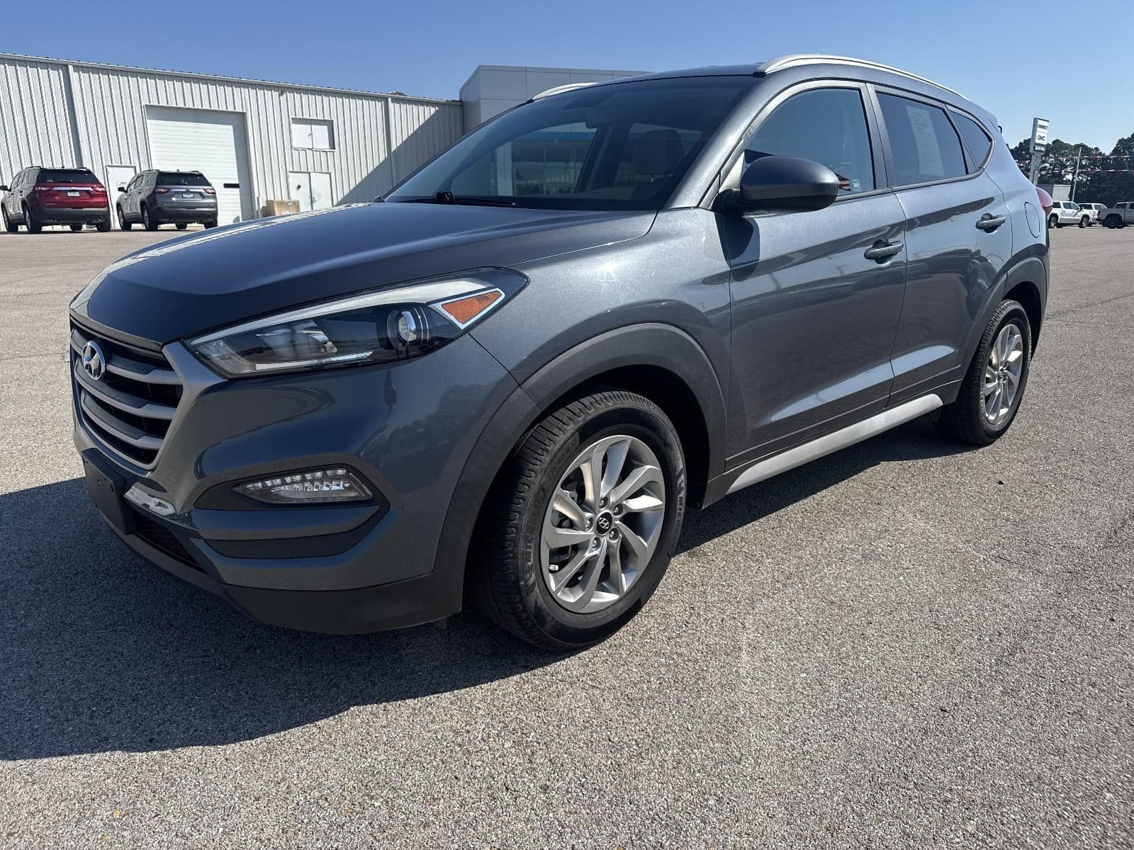 2017 Hyundai Tucson SE — photo 1 of 12