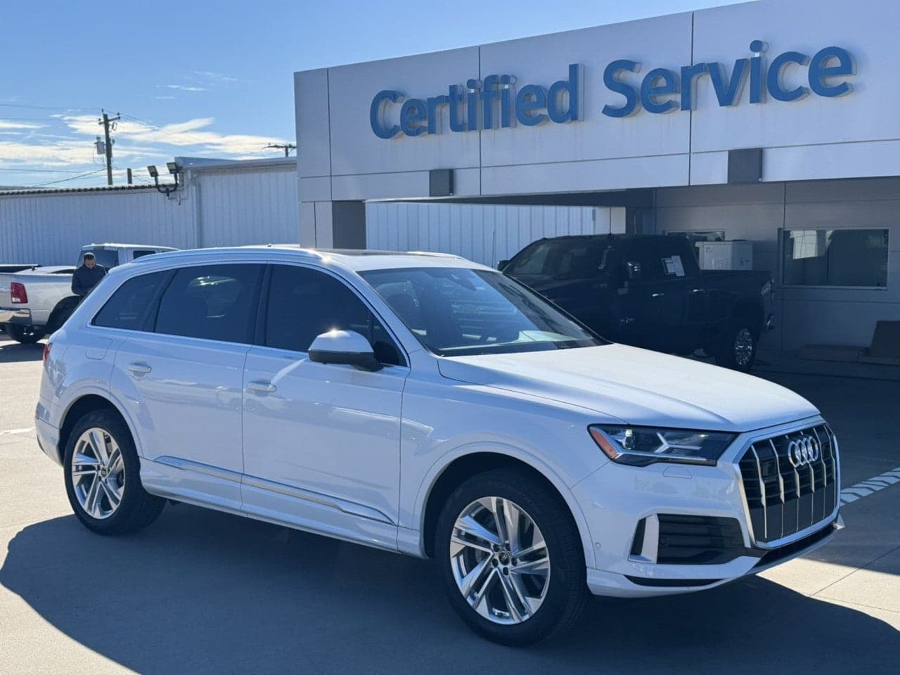 2023 Audi Q7 Premium — photo 1 of 5