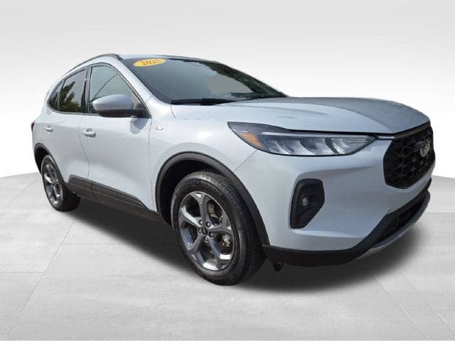 2025 Ford Escape ST-Line Select — photo 1 of 34