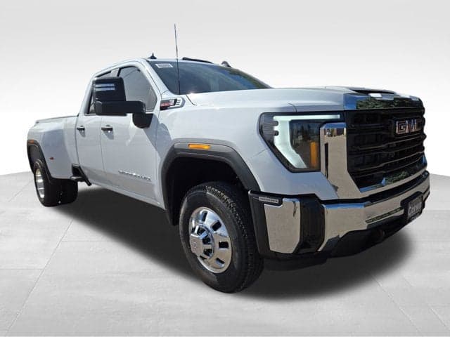 2026 GMC Sierra 3500HD Pro — photo 1 of 41