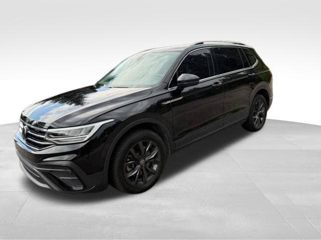 2022 Volkswagen Tiguan SE — photo 1 of 28