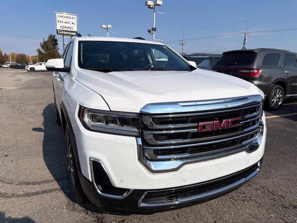 2023 GMC Acadia SLE — photo 1 of 5