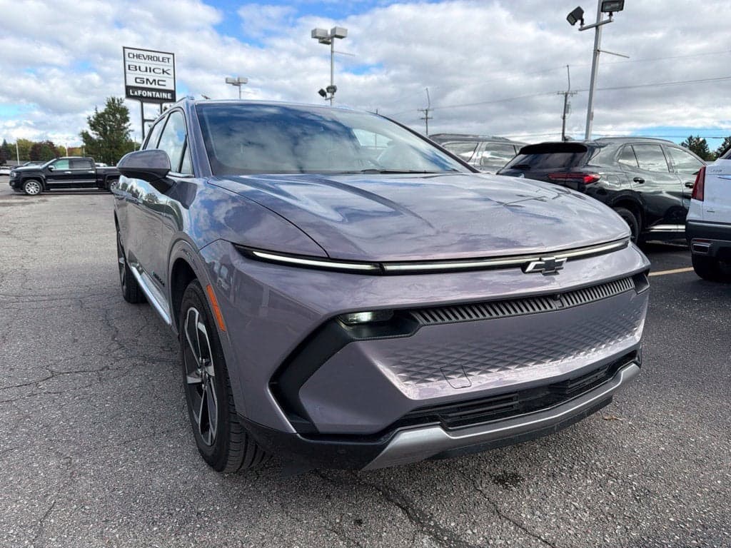 2024 Chevrolet Equinox EV 2LT — photo 1 of 5
