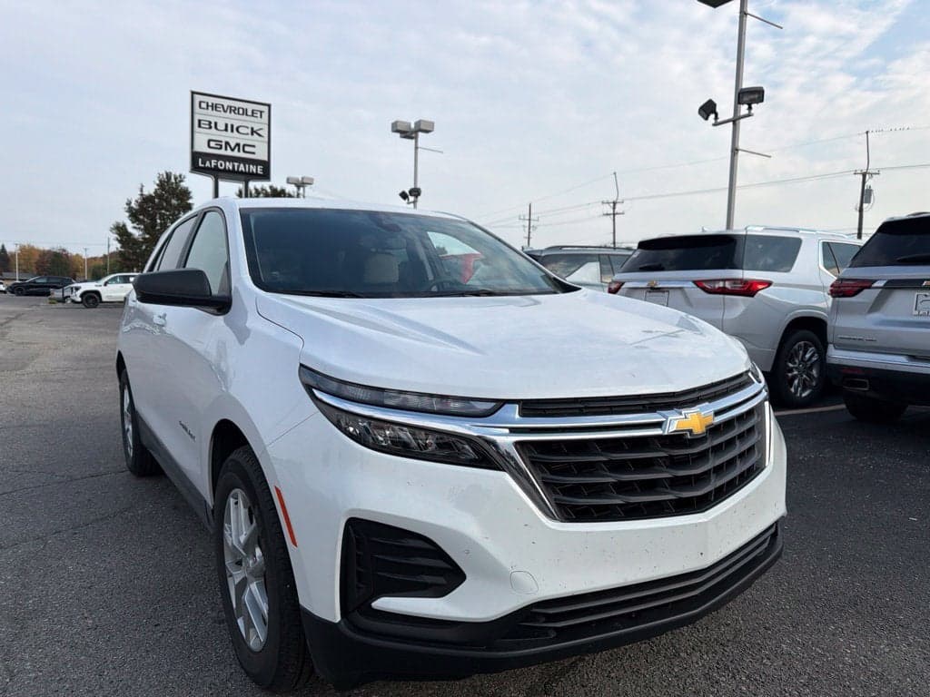 2024 Chevrolet Equinox LS — photo 1 of 5