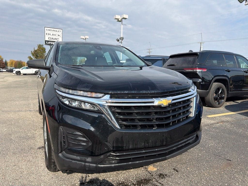 2024 Chevrolet Equinox LS — photo 1 of 5