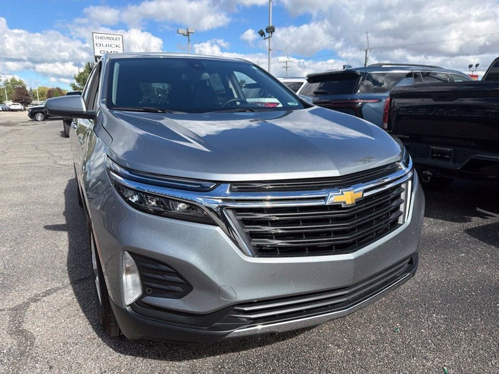 2024 Chevrolet Equinox LT — photo 1 of 5