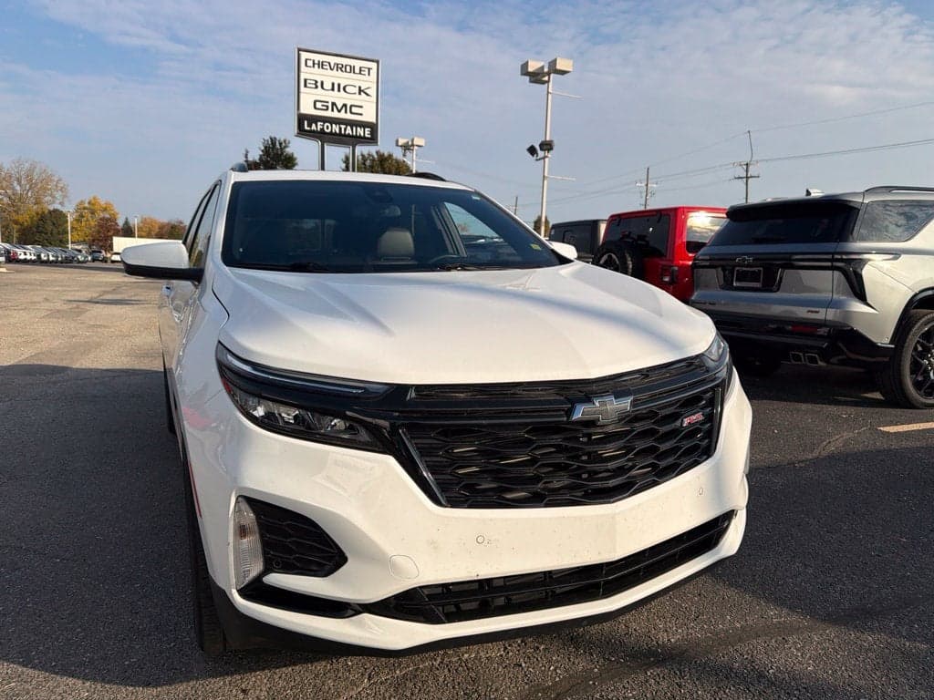 2024 Chevrolet Equinox RS — photo 1 of 5